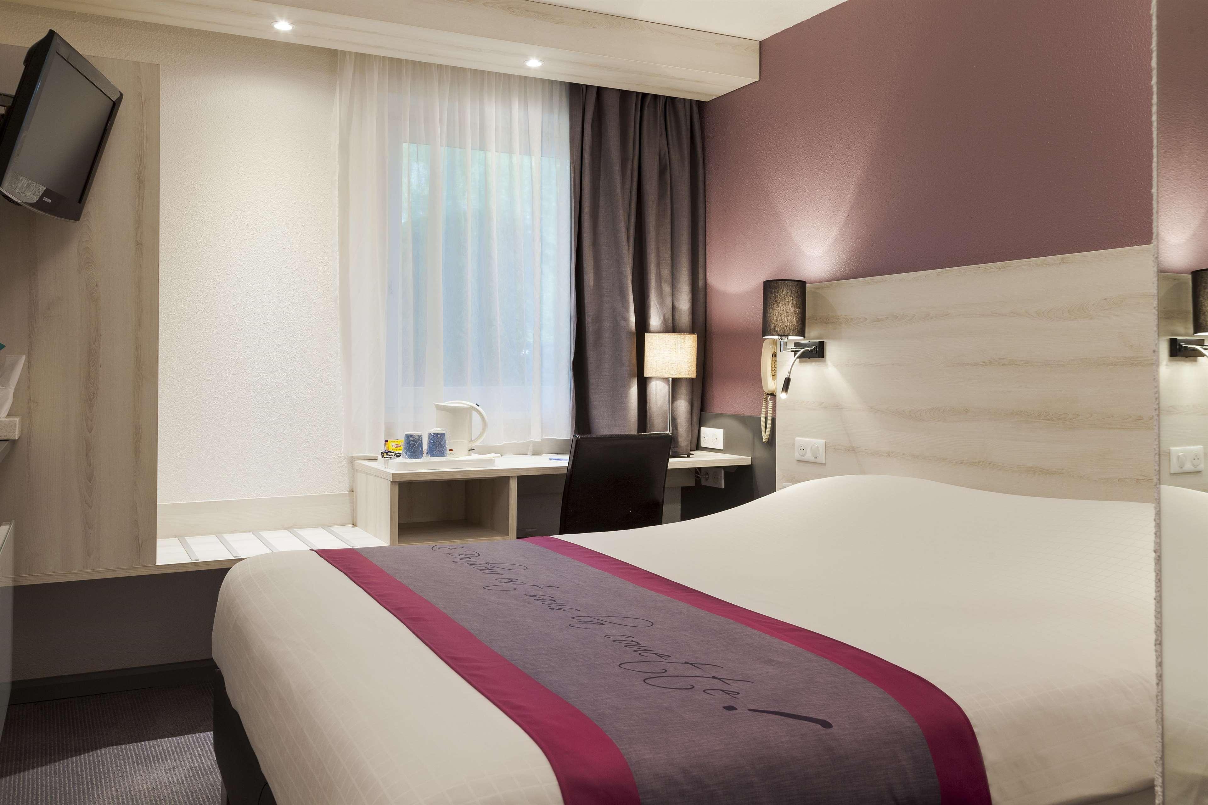Kyriad Lille Est - Villeneuve D'Ascq Εξωτερικό φωτογραφία